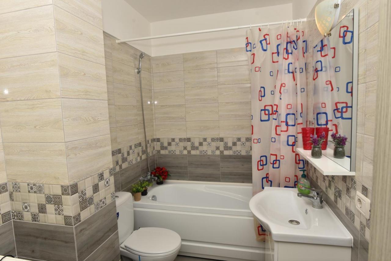 Mall Luxury VI Apartments Bacau Luaran gambar